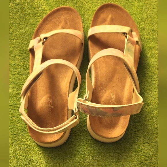 Cat & Jack Wren multicolored Tie Dye Sandals - Picture 7 of 9